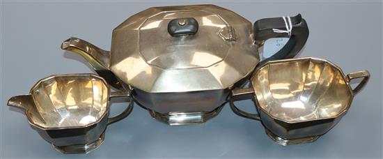 A George VI silver three piece tea set by Cooper Bros, & Sons, Sheffield, 1938, gross 32.5 oz.